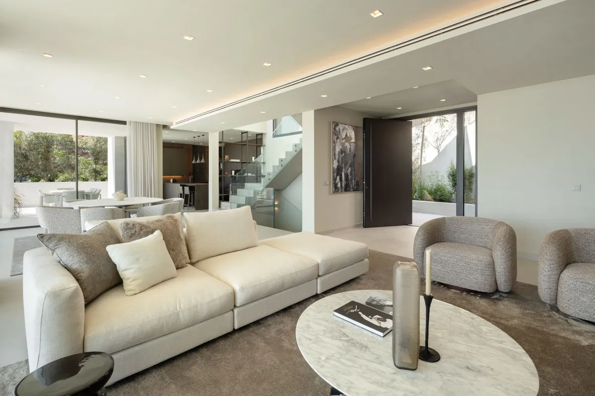 2b40d535-4c52-4d35-b31a-09df40e77c10