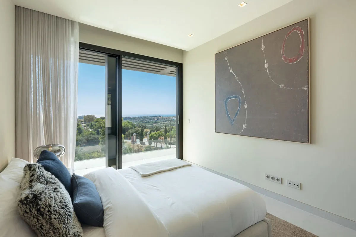 6ced1151-424d-4ddb-912b-7ee240b77f98