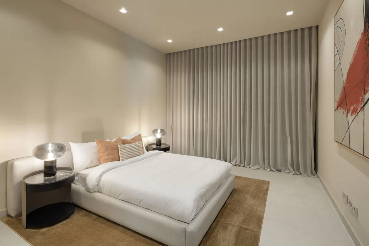 a8033ded-deb0-45cb-8a60-66842a07dd1e