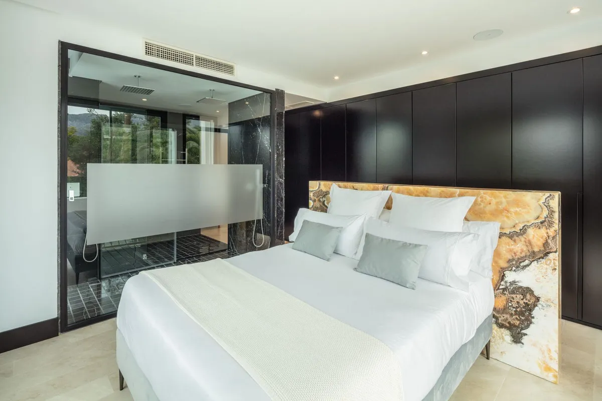 14327e8b-7cf3-4889-93ba-bfe0ef85b296