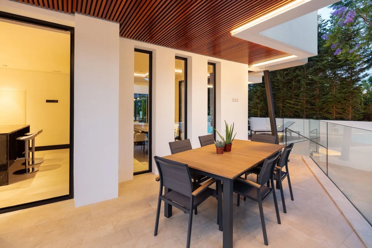 e727261c-d3b8-4e63-8076-2a261fcfd63f