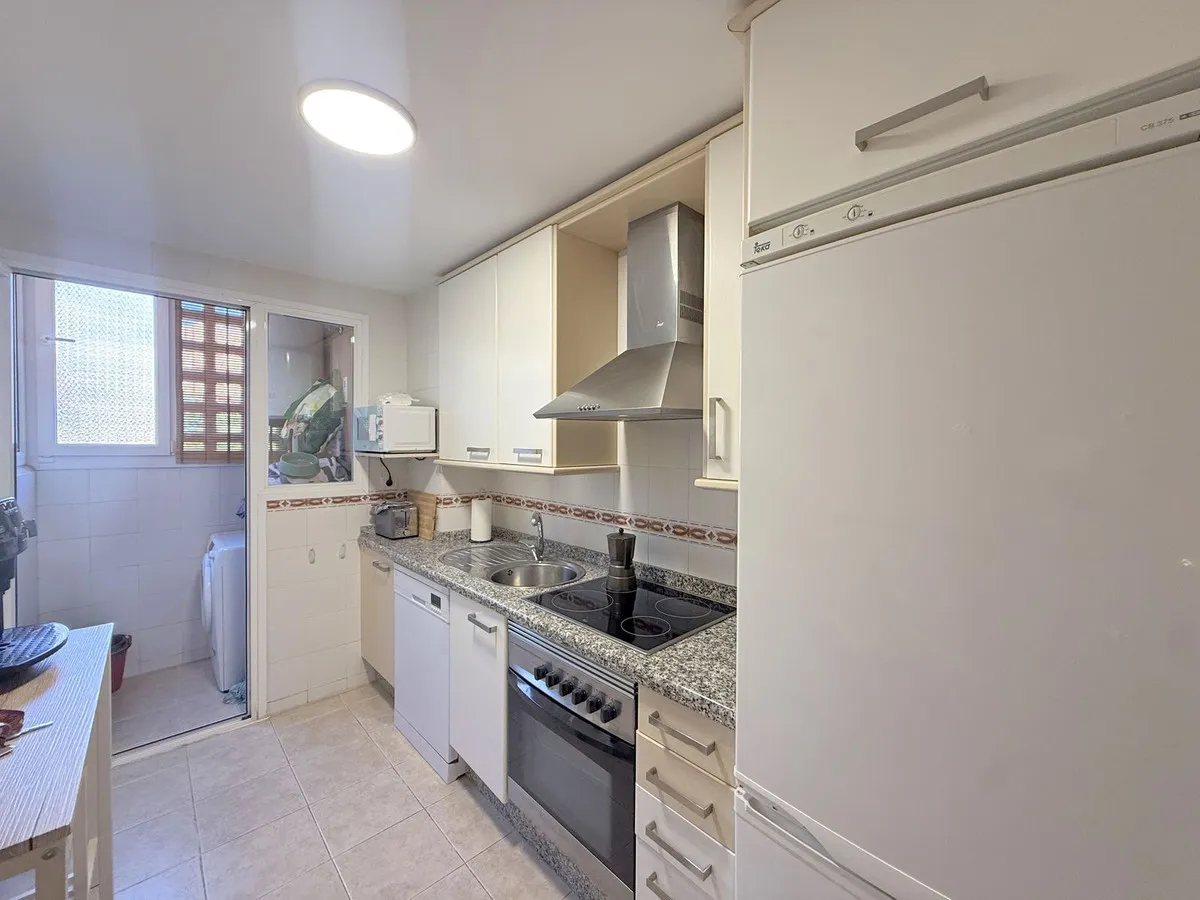 ef2c90e8-5cb8-47fb-8d72-6ff92a600ea3