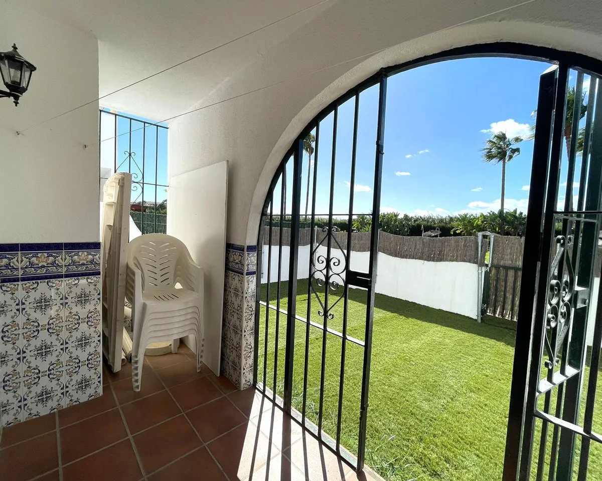 e1cb02be-f511-4dfd-b5db-359a4d5b7842