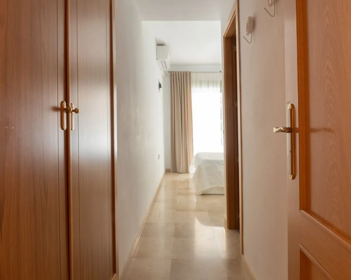 4bbb8271-2e2f-46e4-b960-95baa7d3f34e