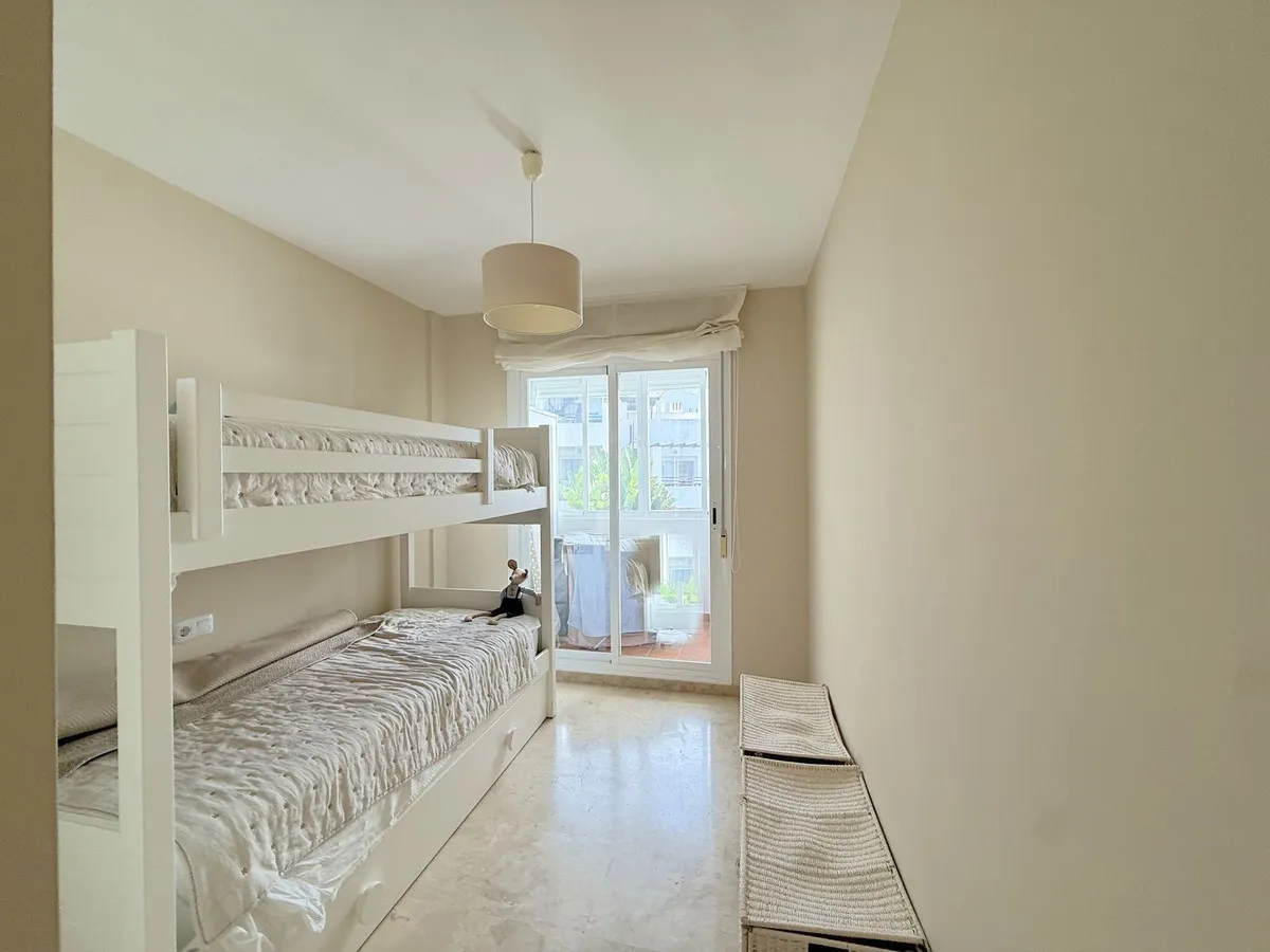 20e453f2-40dd-421e-9c97-027a857793c0