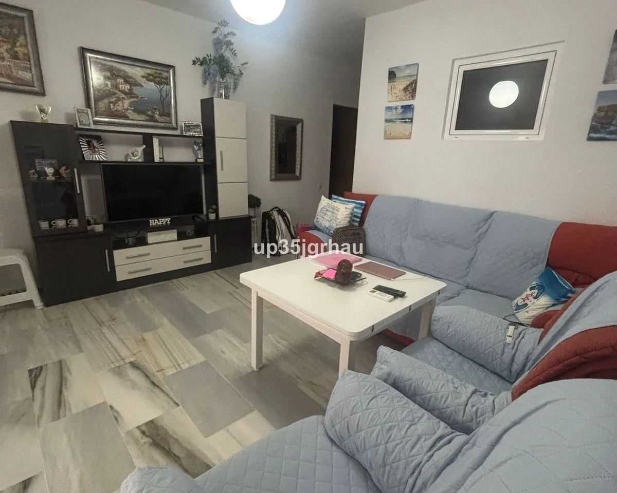 90990a33-c23b-4830-836f-42be1e7f8d32