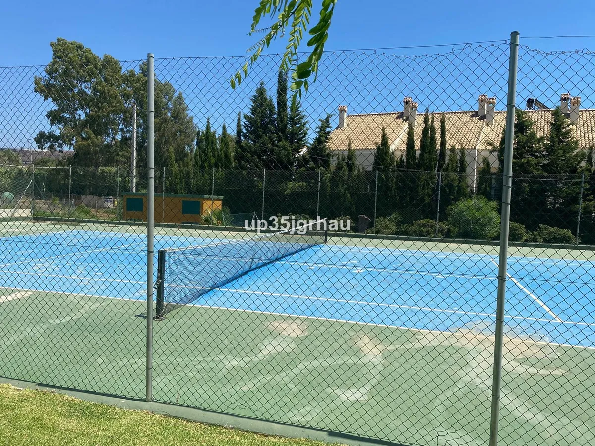 e6ae0367-d956-40d5-8f4c-c7af1e7f89b5