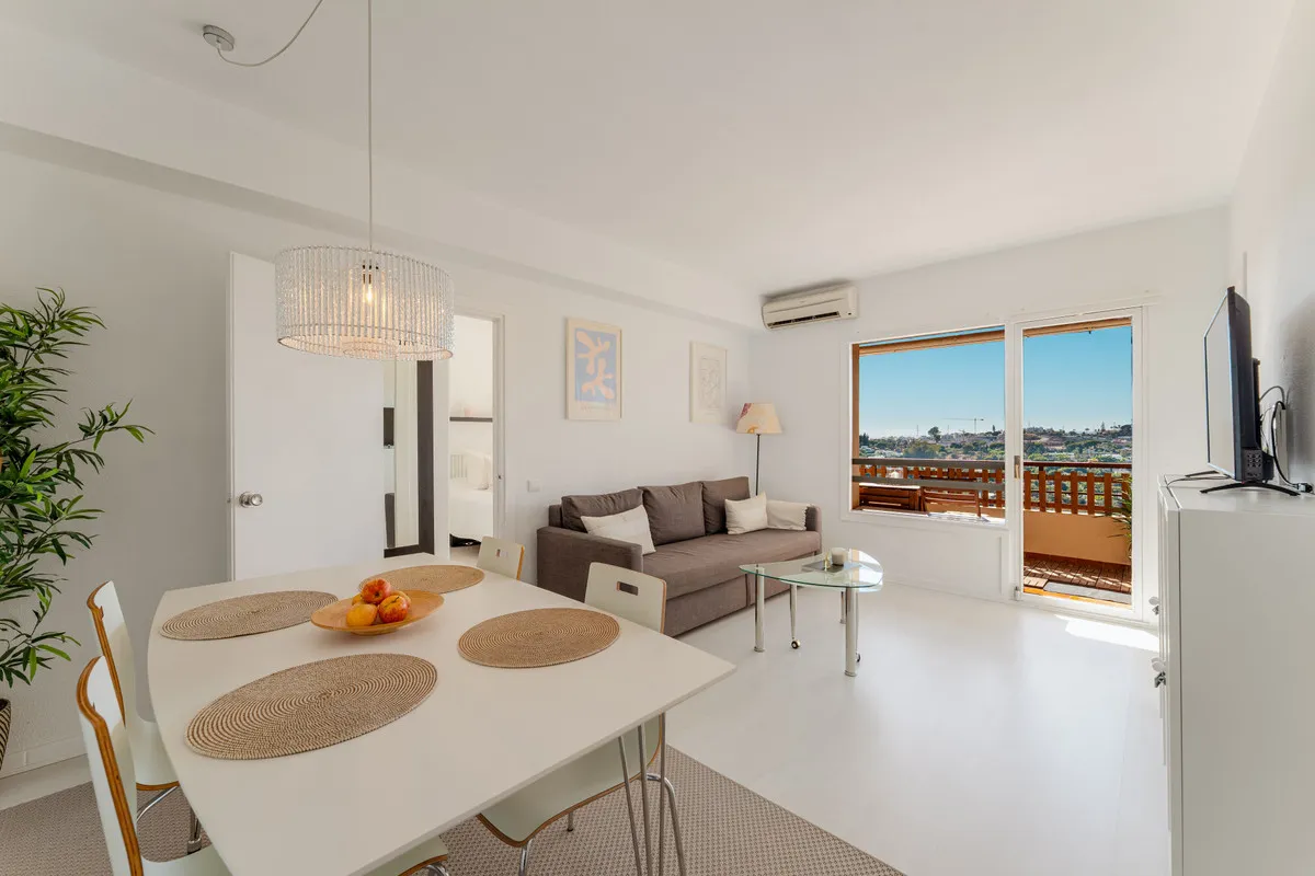 f273af19-6a1c-4ef2-886f-eddffe22d982