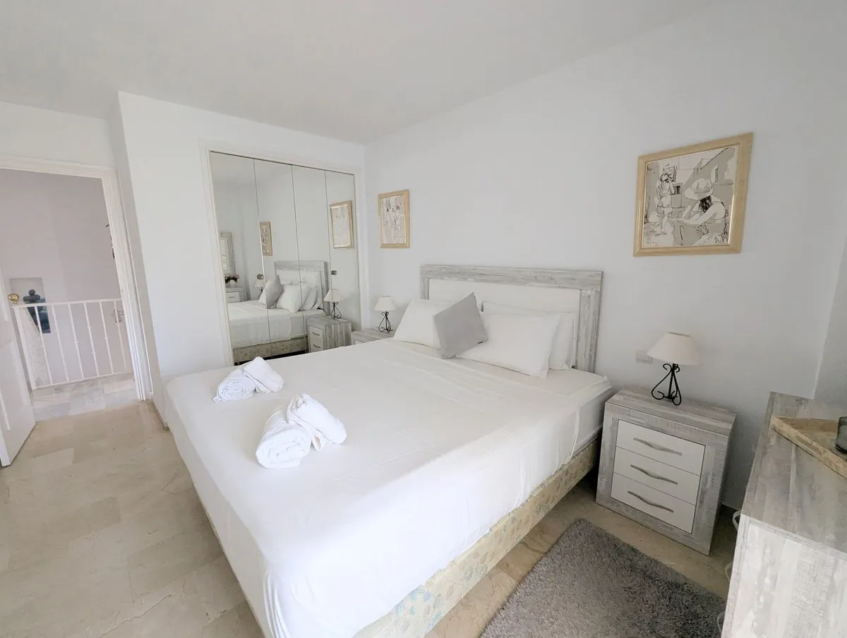 b7017086-6fa8-4f6e-91bd-d4b44a457d82