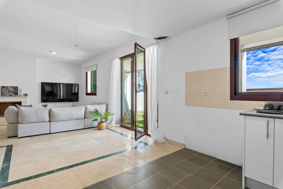 1bcc21b1-dc90-417b-ab8d-2c5a082ddc3f