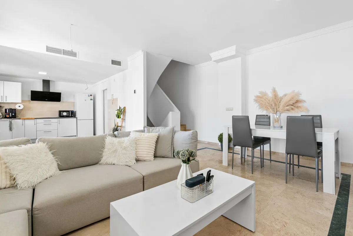 8eea31b9-2bd0-4b14-868c-5b2afbb97436