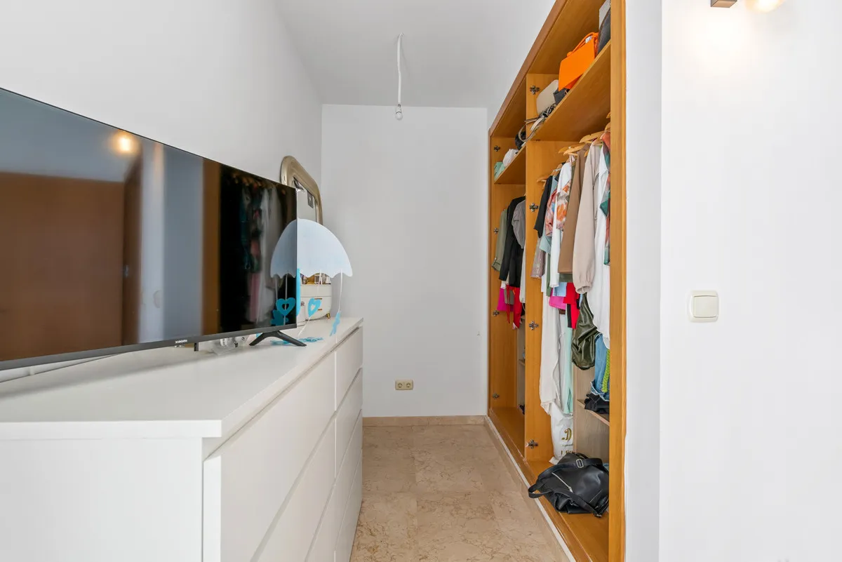 b65540d9-f44e-4ad4-9de7-615bc59bc5ee