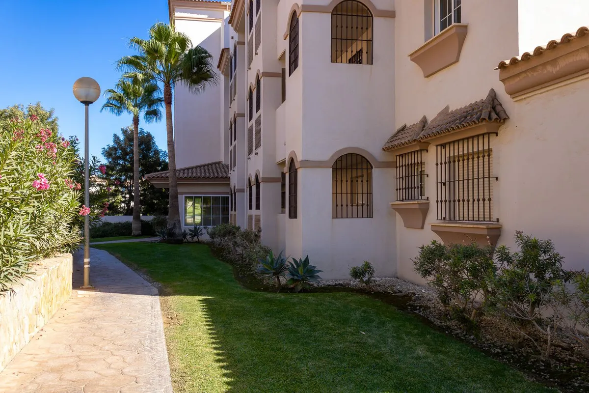 dee9fe1d-b302-4f14-bbc9-739753a0a6d5