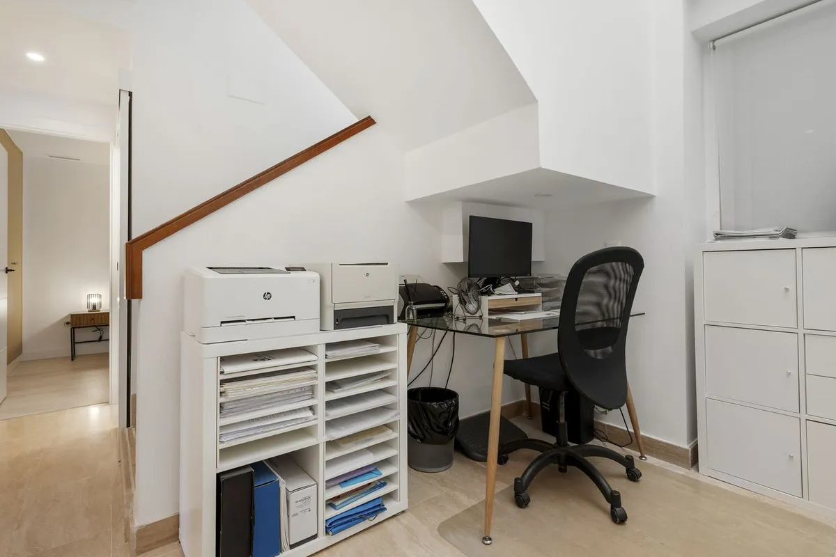 180fe3a0-9633-49b3-b2d6-f4a973fa5606