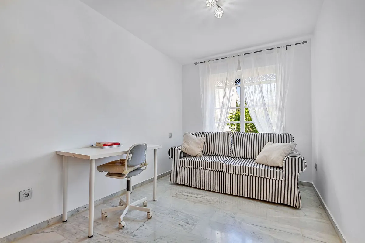 40a50fa6-e538-49ca-bf91-f739420a3b2f