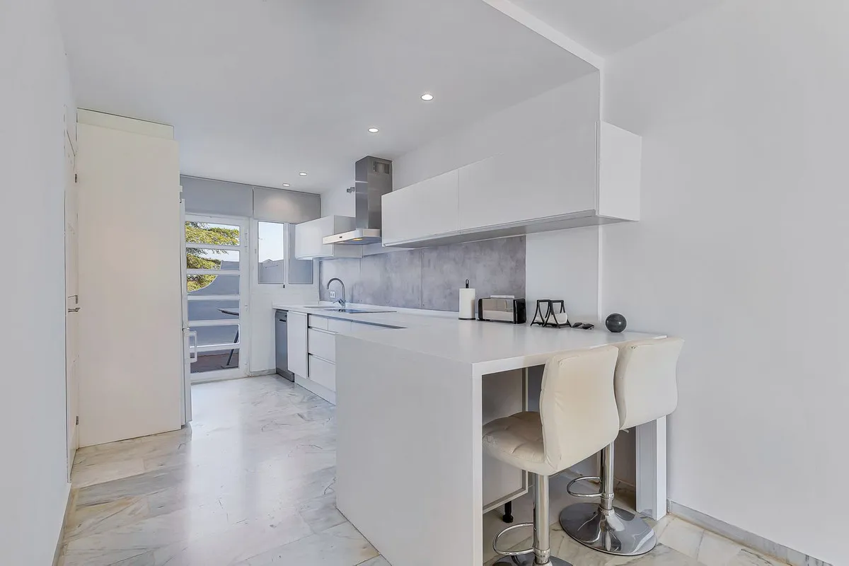 c5ba1be9-e4d6-46ff-9e37-2b3140bc6939