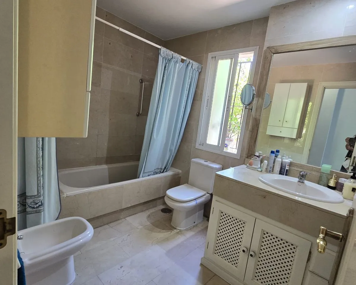 7ab940e5-0301-4410-bc67-c9233ba497d3