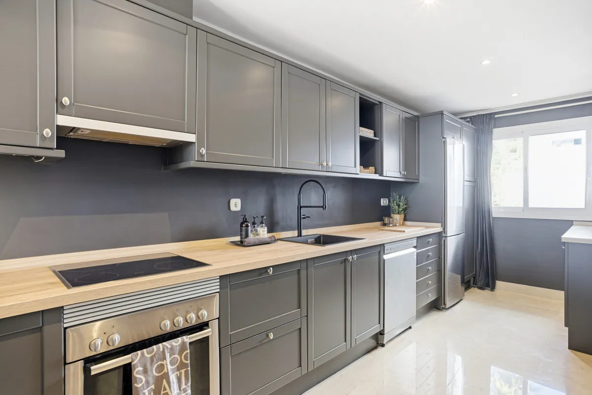 97f66ffd-1935-471c-b2ce-c641da1f7e3e