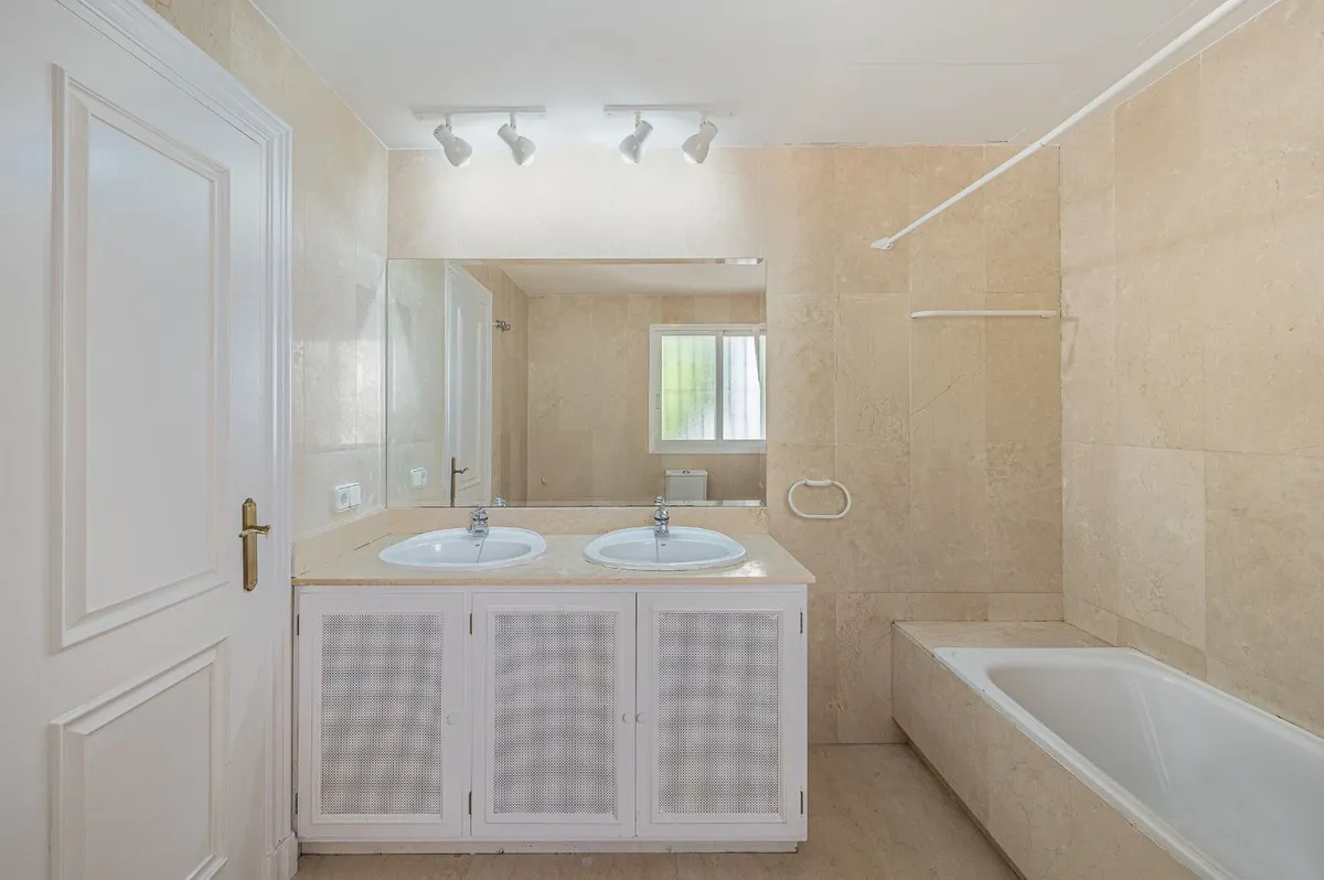 704dc36e-5c84-4c89-a3f8-ade620181d38