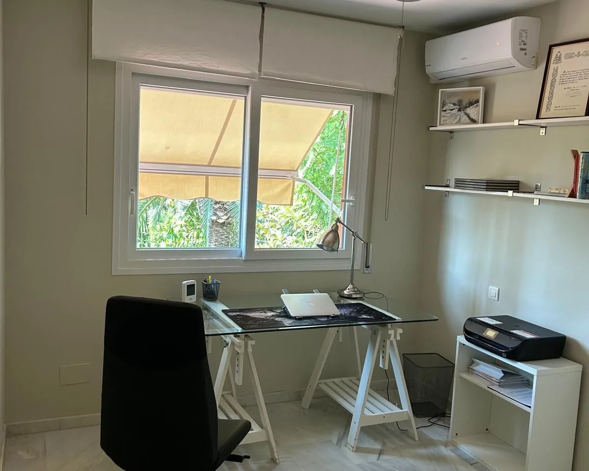 f12efaff-ae64-4ff2-8a39-6802ee79e071