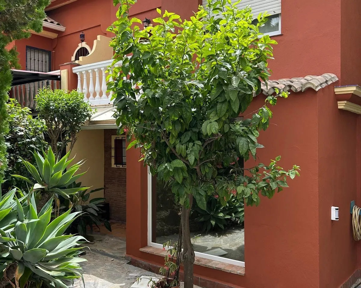 ff4ffbd6-0ce7-424f-b801-ba0af5c7361b