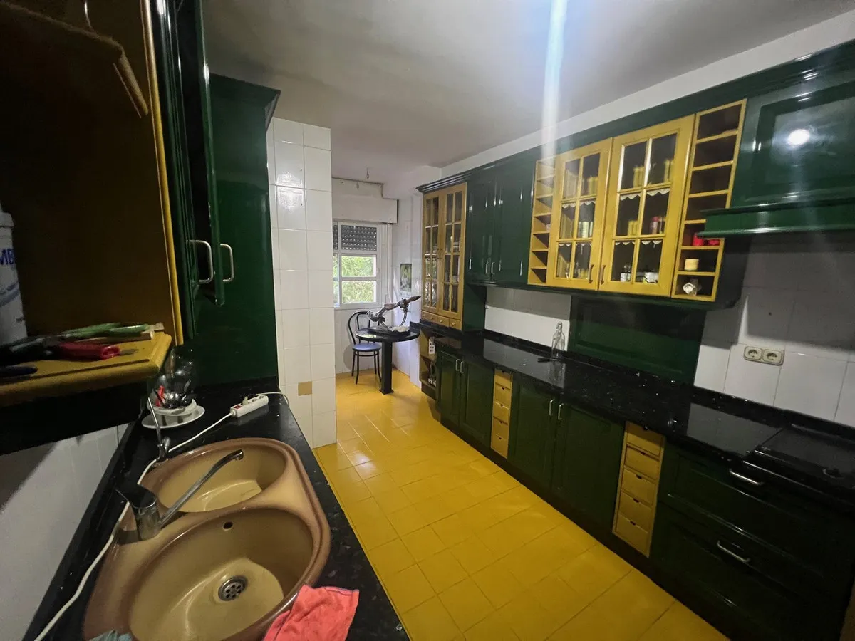 6e05cd50-e1e3-428d-aa4b-82cea375ac9e