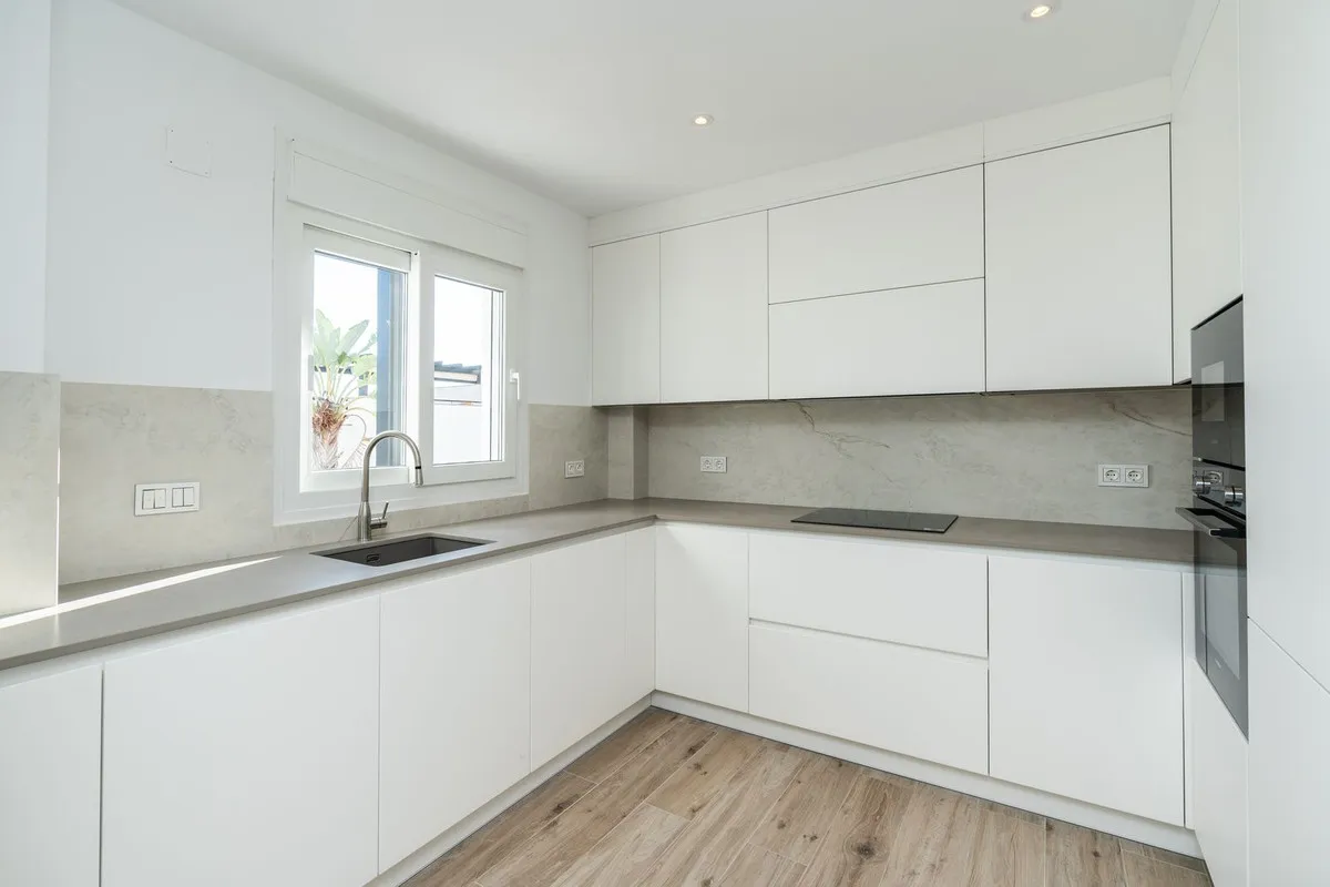 41277915-60e4-43c4-96cf-d41be8171b15