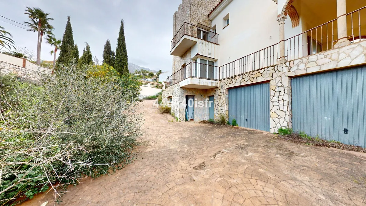 4220f721-263f-43e5-91a4-8f3d545907ba