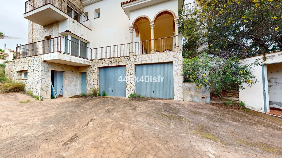 6c84fb4f-3437-4ba4-8e86-01c3ab3d7f53