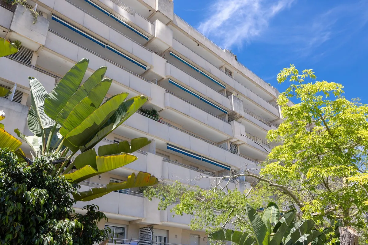 ee8dbb51-3447-456e-8a85-b2fca2719dda