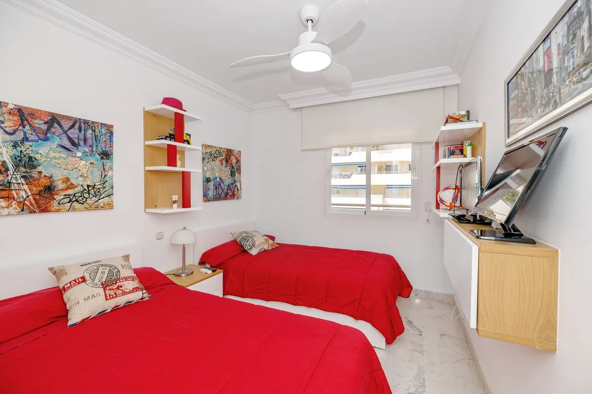 f4745b6f-7144-4889-840e-4f9e2dde7ed3