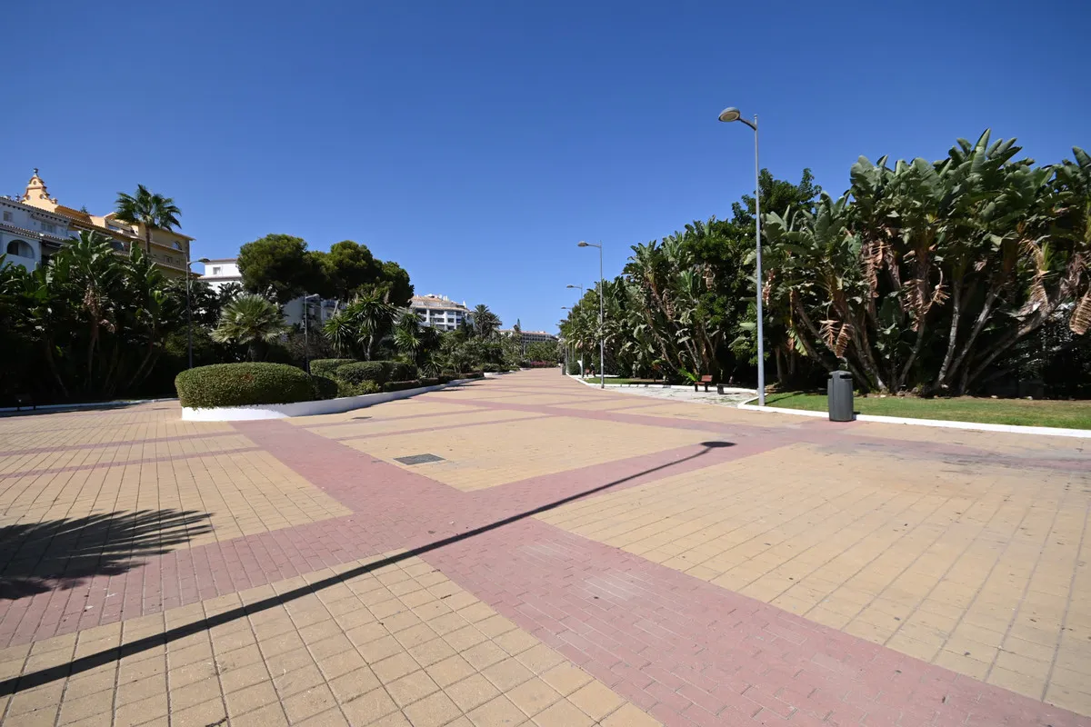 2ad31f6e-f64d-4ac4-bdb3-017ab41c79d4