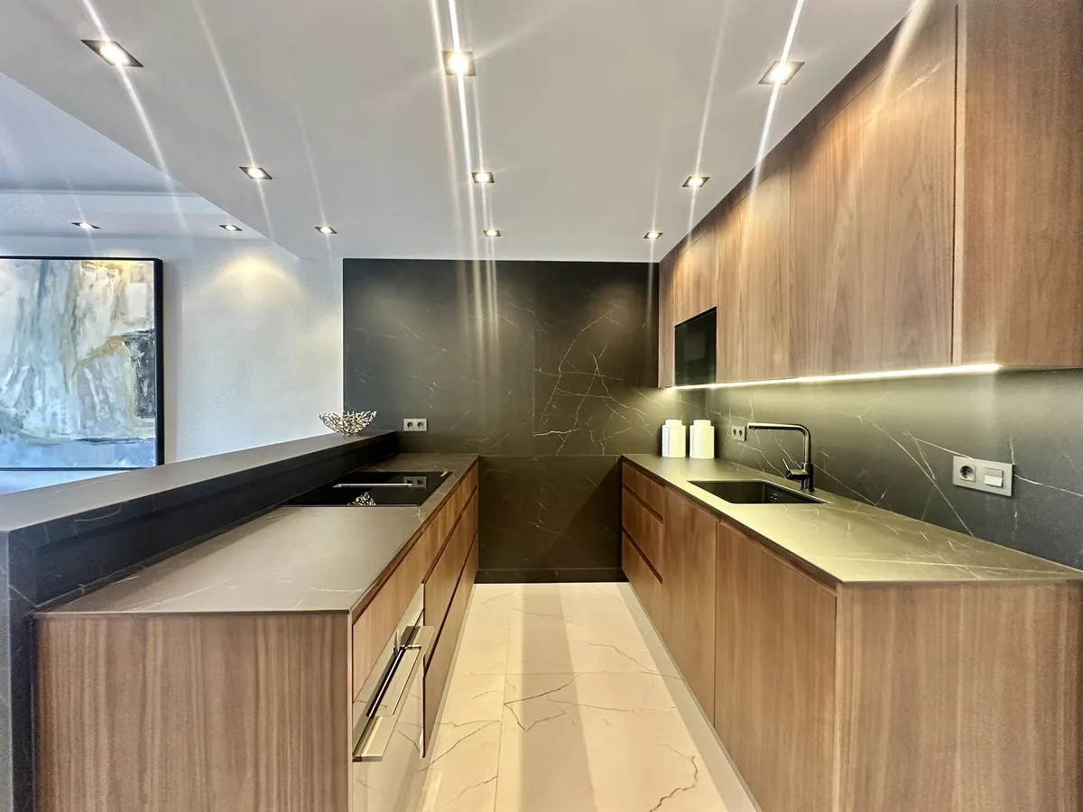 e6e1831d-4aab-4ec3-b048-6ead4bc17297