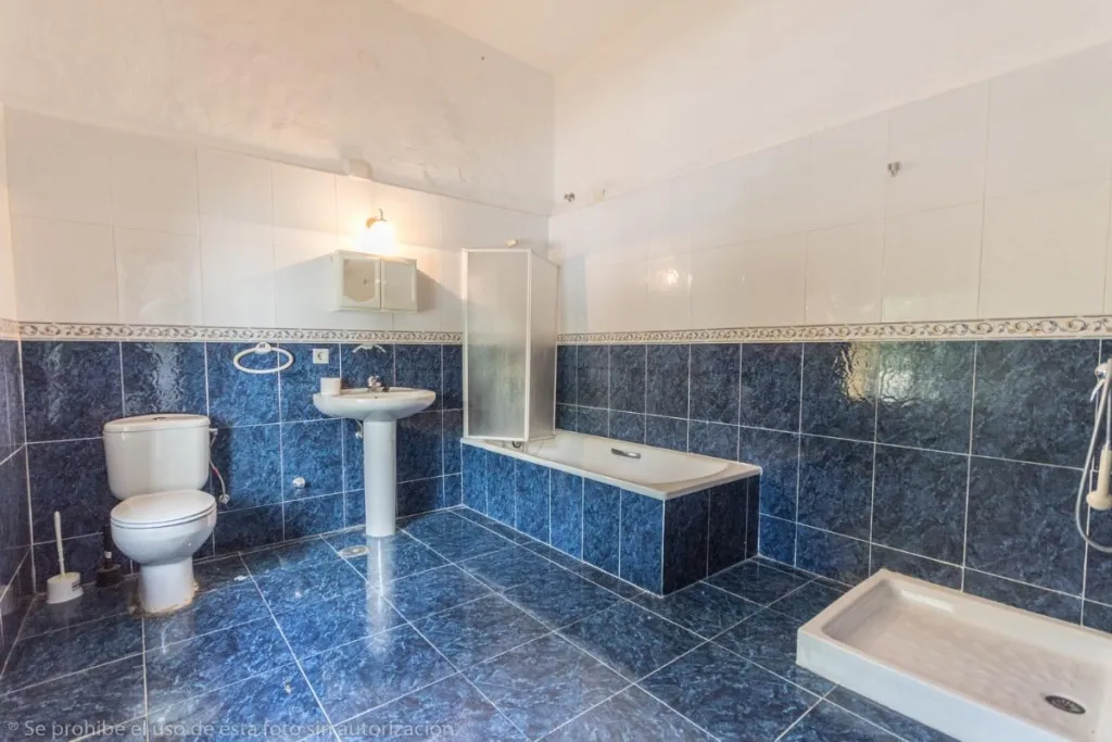 db8203f5-7c16-4ced-a2a2-745a667f2aad