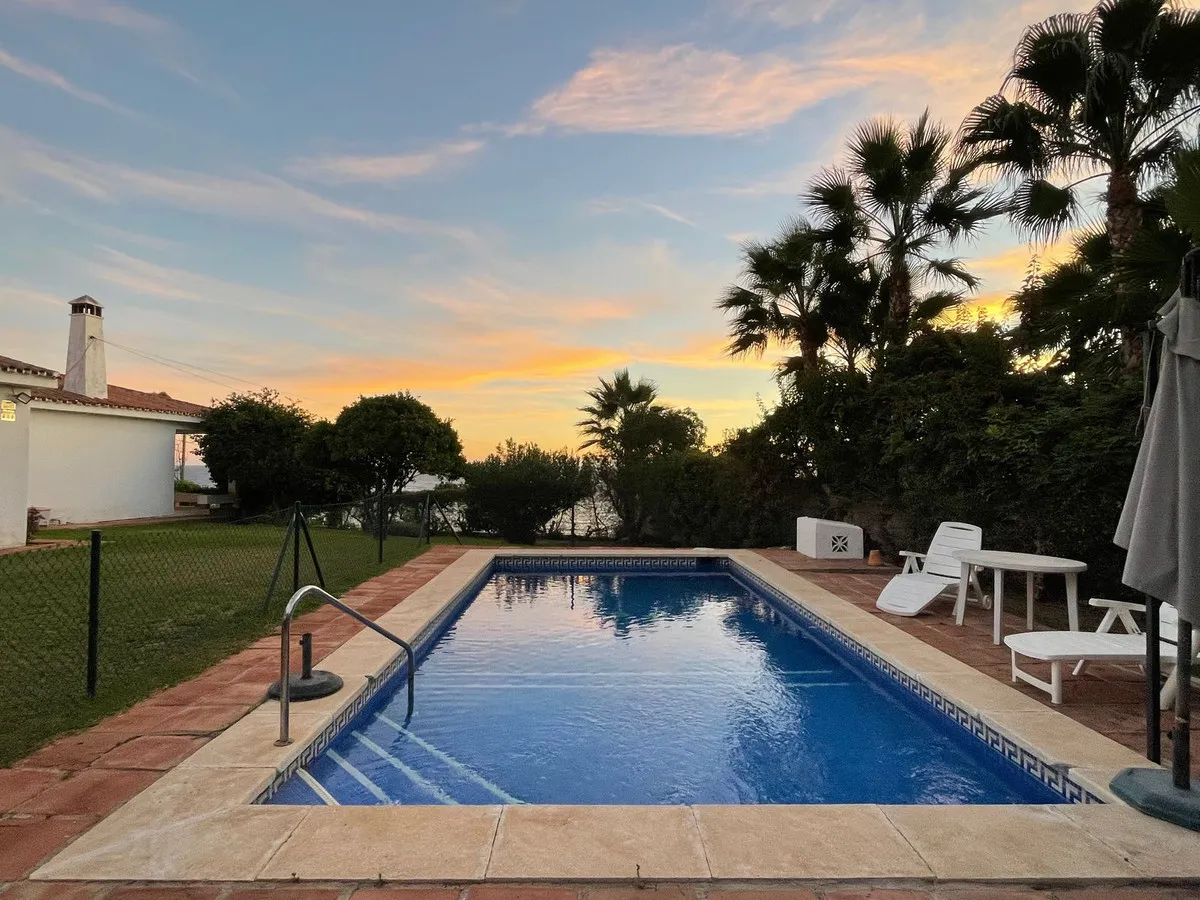 e0df71f4-22b6-45cb-8741-27c61f781695