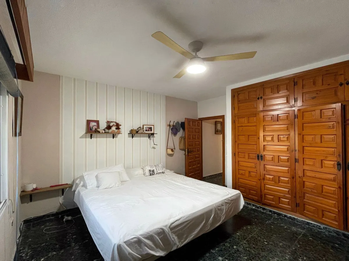 ec1c73de-7b9e-4168-8c76-9571b286b3c4