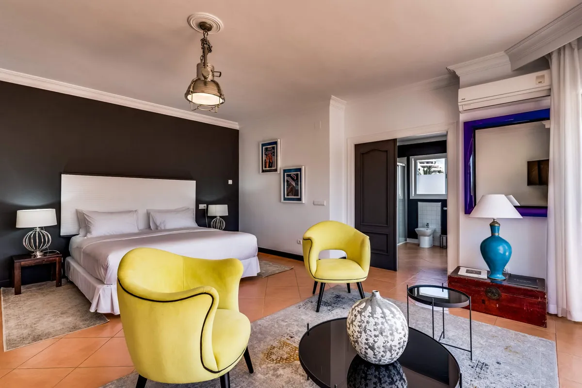 fef066c7-bca4-42b8-856f-04bc4674a747