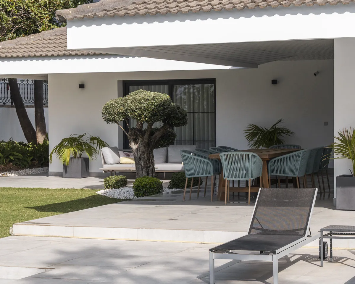 fe7dec80-7da3-4a97-8a71-18a2c993265a