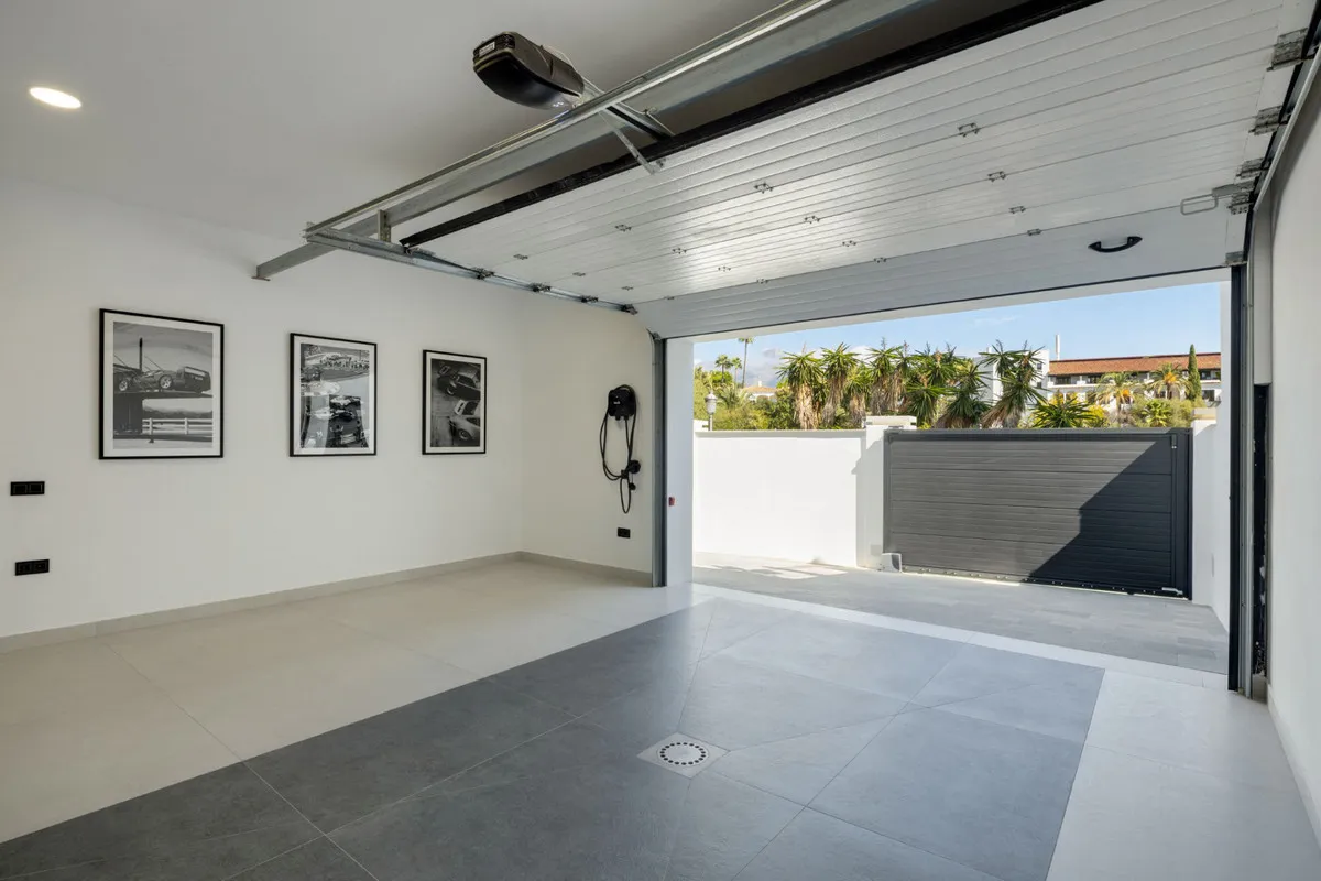 adaca77c-d191-416b-b073-728243d6fc53