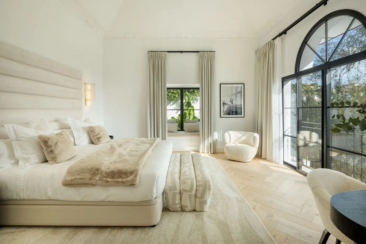 d6481433-fd9c-4573-8268-bbbd8ea0e6ba