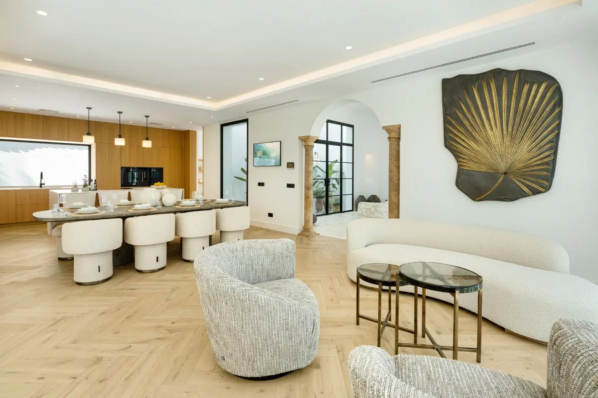 f8e7104d-7ad3-4090-9316-e4abfe3af991