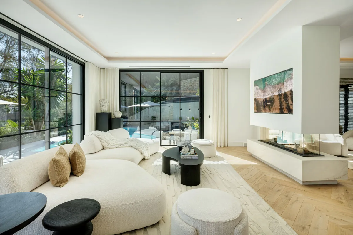 fb0458b5-baba-425b-a0f3-b6d428338f43