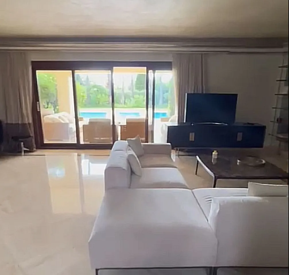 ac31c31c-9802-4d7a-9700-11c6b29d6026