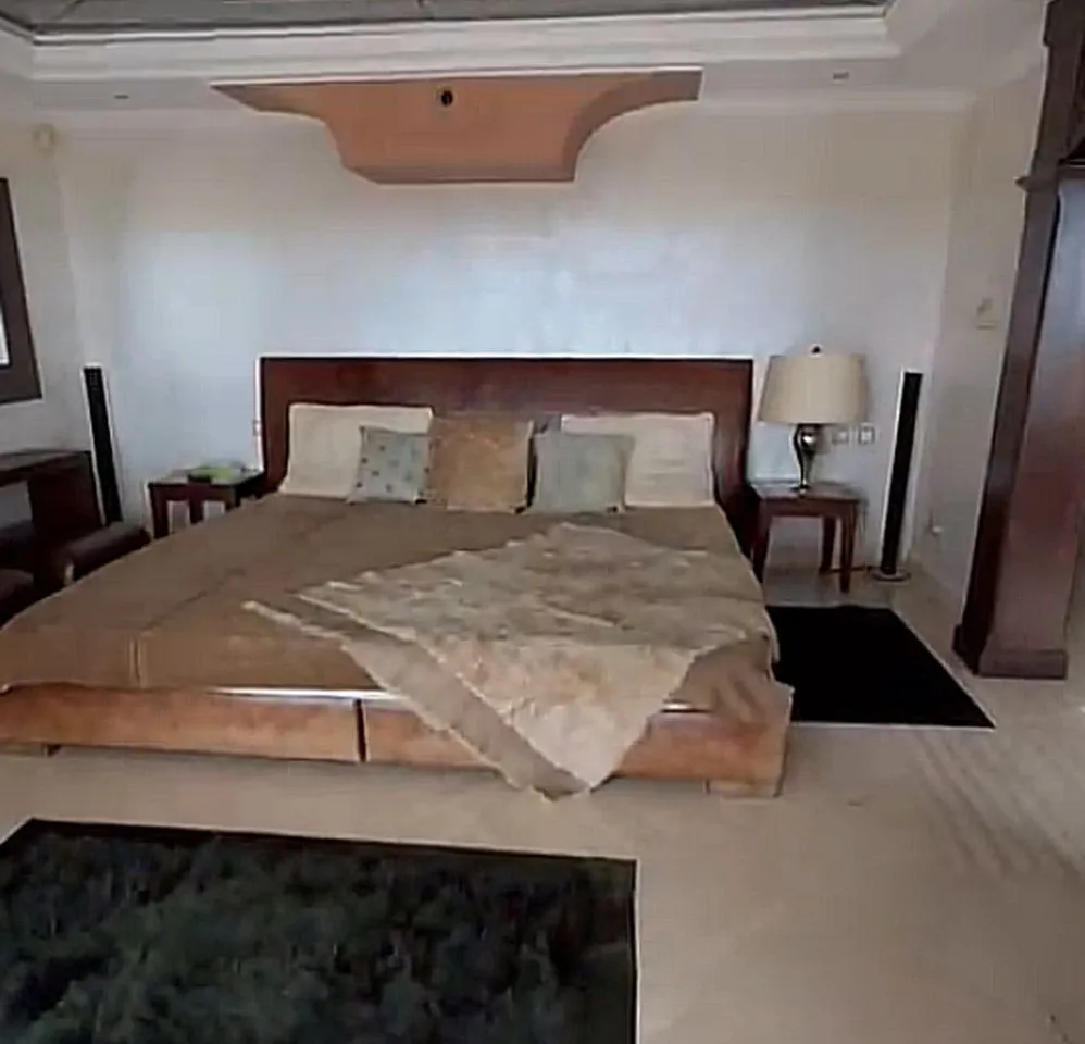 e5f2062f-d85f-4116-bd5a-c3a9096cba82