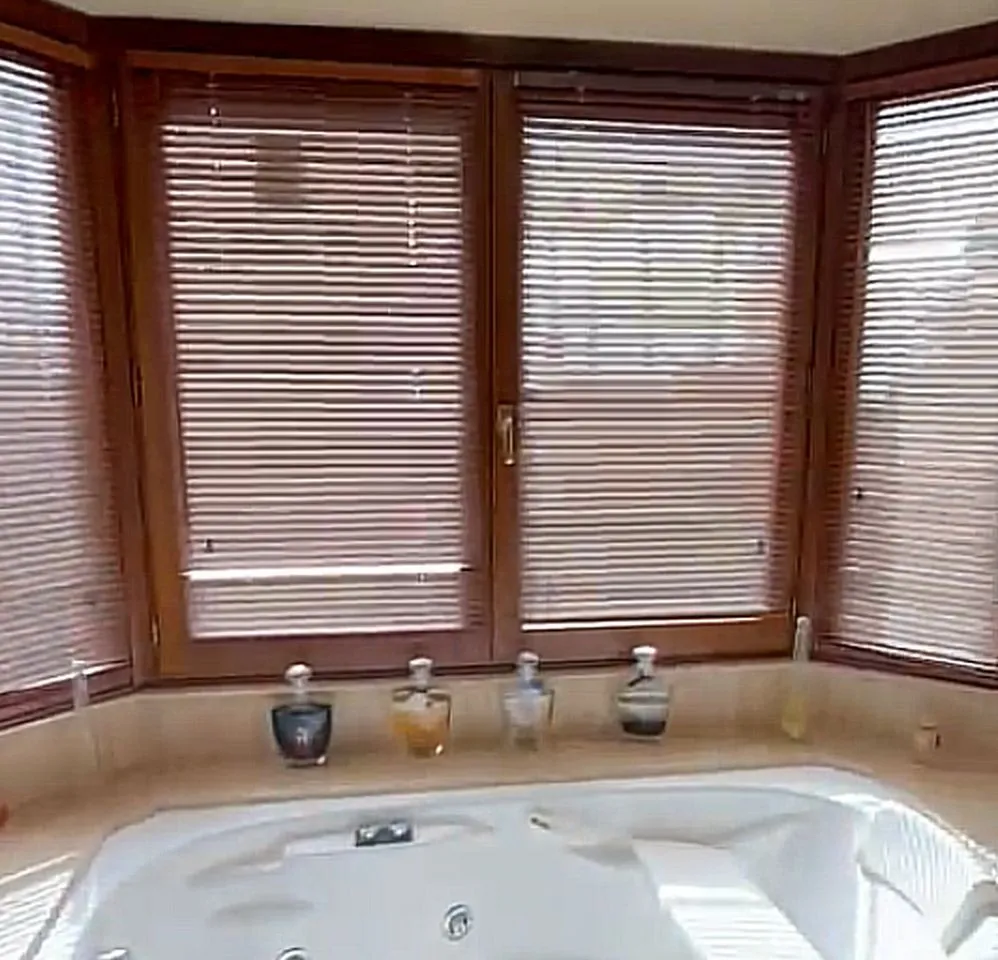 eff76e86-d776-4883-b49b-e1c3984a8e7f