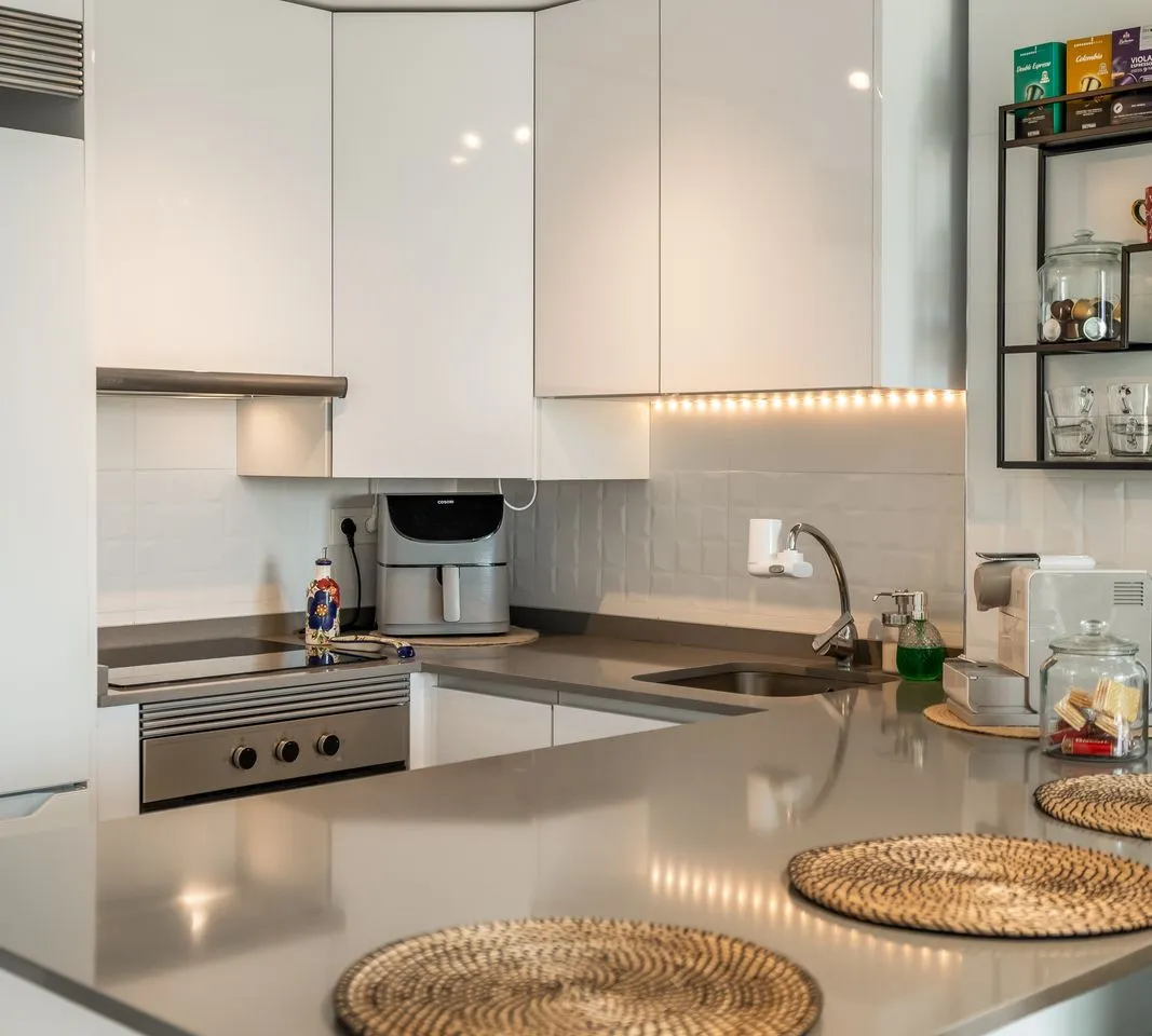 a100b7ea-98a6-453a-822d-07b49d6f167d