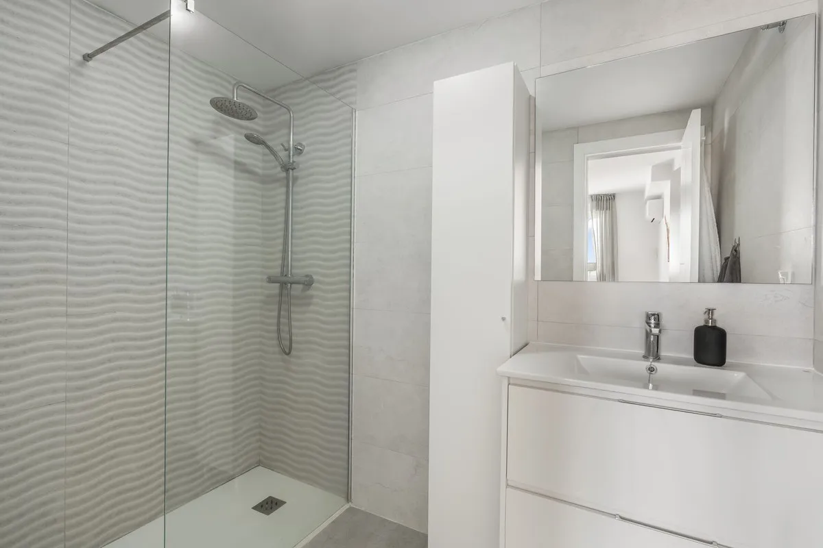 b6d25c55-3ca3-42fa-9354-3246fbe8f148