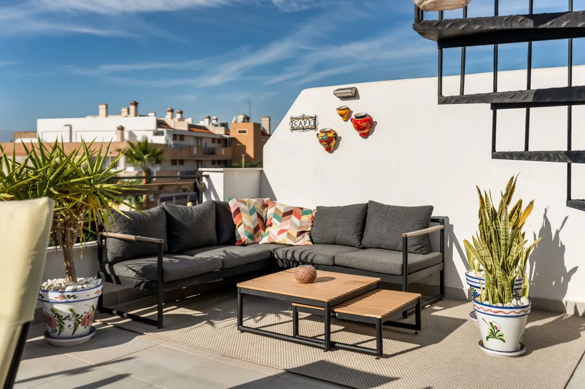 b903e82a-6bc1-48fe-9f46-41b3c48300af