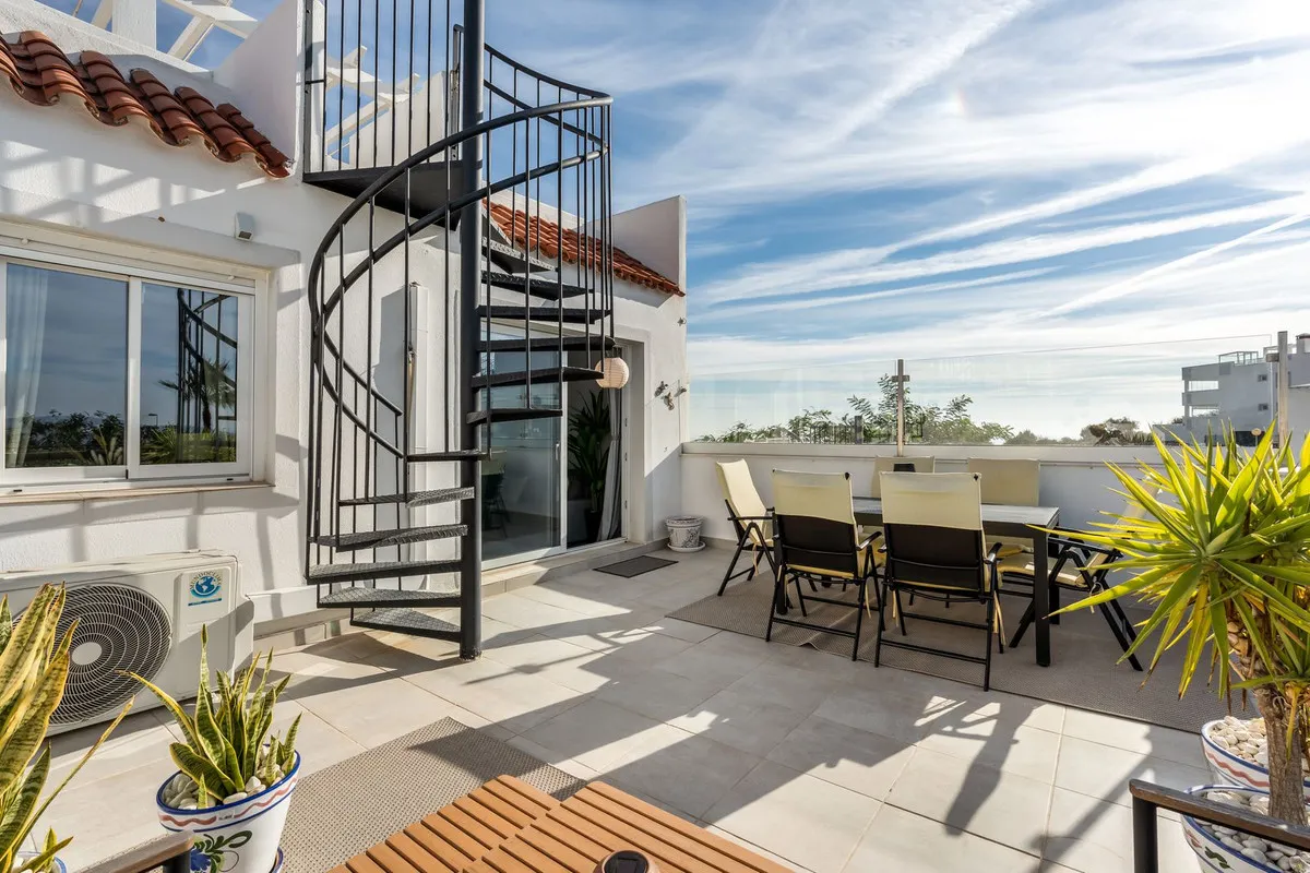 b9a8d2d8-be68-4f94-96f2-ec09afd961de