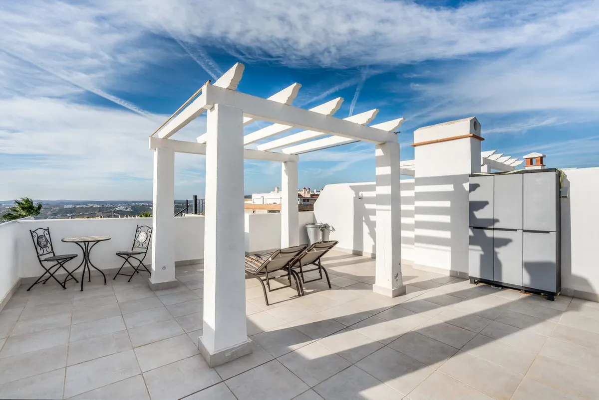 e384c18a-180a-48f5-bf60-64e95b212a48